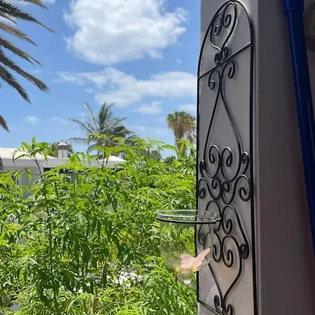 Corner-puerto Del Carmen Close Avenida * Puerto del Carmen